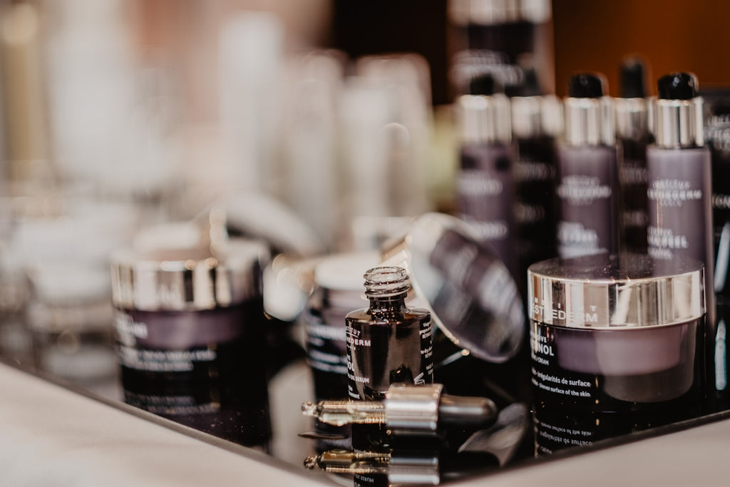 Les défis et solutions de la production cosmétique sur mesure